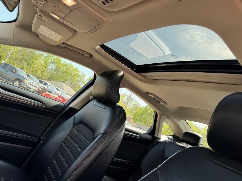 Used 2017 Ford Fusion SE w/ Equipment Group 601A FWD image 37