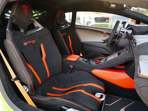 Used 2023 Lamborghini Huracan STO RWD image 8