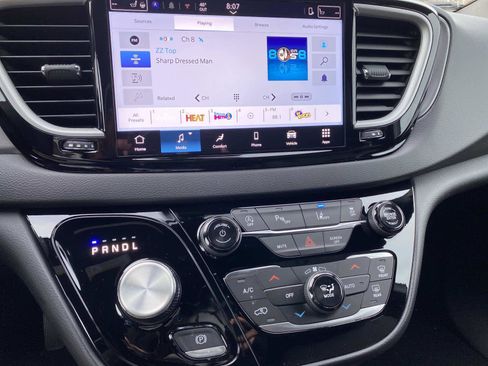 New 2026 Chrysler Voyager LX image 11