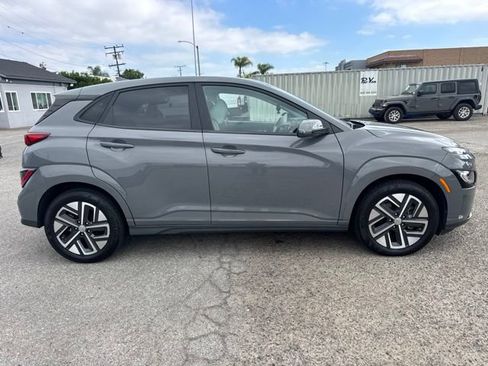 Used 2022 Hyundai Kona Limited w/ Cargo Package FWD image 4