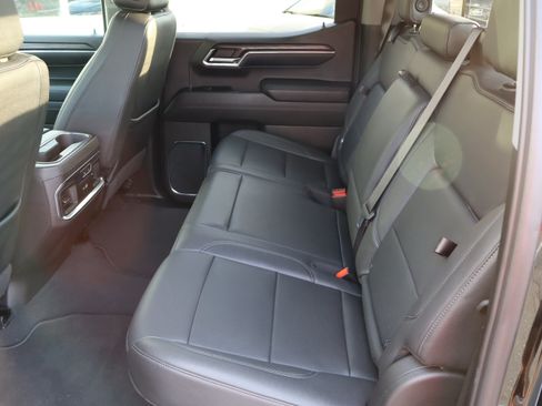 Used 2024 GMC Sierra 1500 SLT w/ SLT Premium Package AWD/4WD image 35