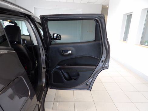Used 2019 Jeep Compass Trailhawk AWD/4WD image 17