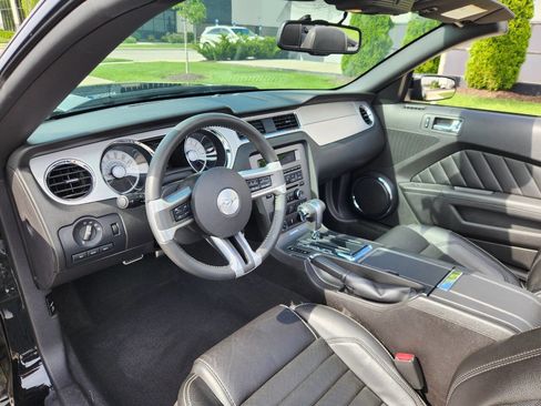 Used 2010 Ford Mustang GT Premium RWD image 17