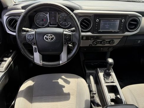 Used 2017 Toyota Tacoma SR5 w/ Tow Package RWD image 8