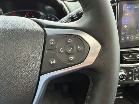 Used 2023 Chevrolet Traverse LT w/ LT Premium Package FWD image 15