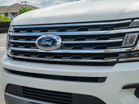 Used 2020 Ford Expedition XLT w/ Equipment Group 202A AWD/4WD image 13
