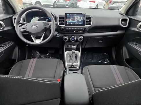 Used 2026 Hyundai Venue SEL FWD image 16
