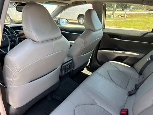 Used 2018 Toyota Camry XSE image 14