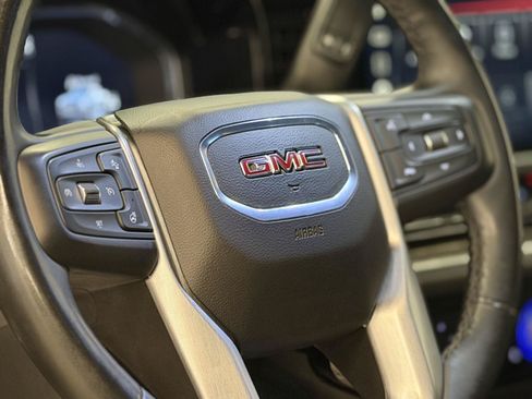 Used 2025 GMC Sierra 1500 SLT AWD/4WD image 19