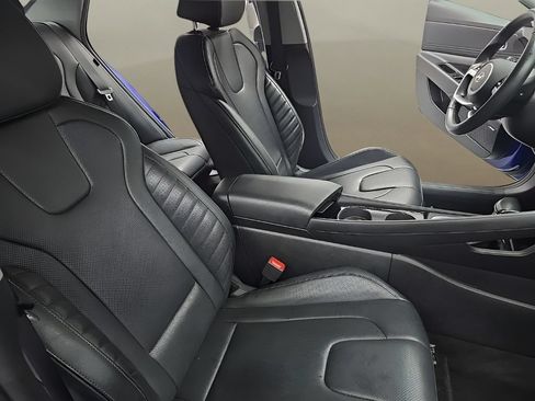 Certified 2025 Hyundai Elantra Limited FWD image 26