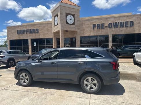 Used 2021 Kia Sorento LX FWD image 1