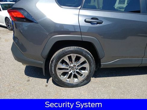 Used 2022 Toyota RAV4 XLE Premium AWD/4WD image 11