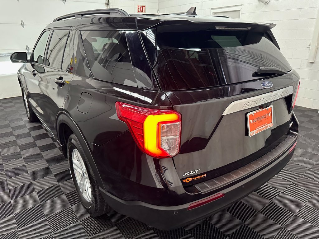 Used 2022 Ford Explorer XLT AWD/4WD image 8