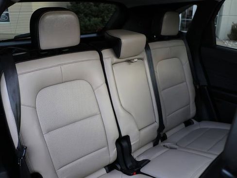 Used 2021 Ford Escape Titanium image 8