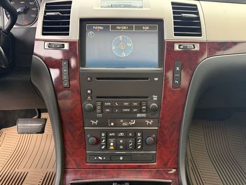 Used 2007 Cadillac Escalade EXT w/ Information Package image 31