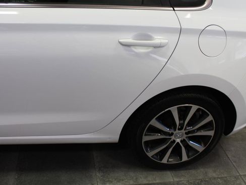 Used 2018 Hyundai Elantra GT FWD image 31