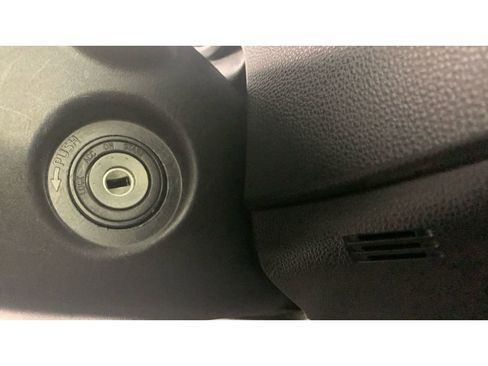 Used 2020 Toyota Corolla SE image 17