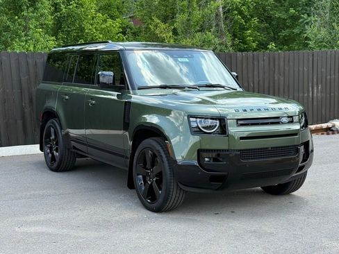 New 2026 Land Rover Defender 130 X-Dynamic SE AWD/4WD image 8