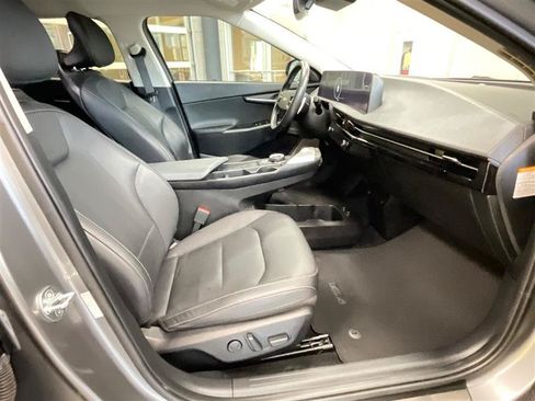 Used 2023 Kia EV6 Wind RWD image 18