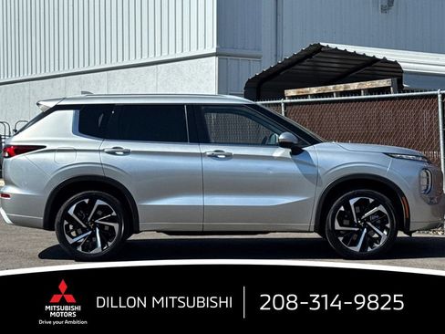 Used 2024 Mitsubishi Outlander SEL AWD/4WD image 3