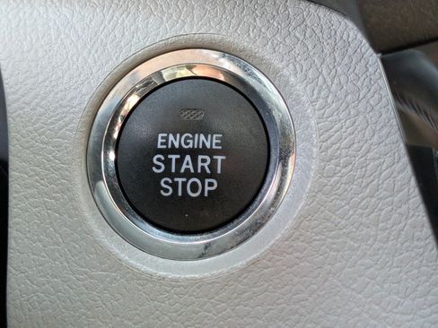 Used 2015 Toyota Sienna XLE w/ XLE Navigation Package FWD image 27