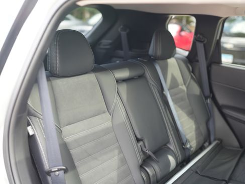 Used 2024 Mitsubishi Outlander AWD image 24