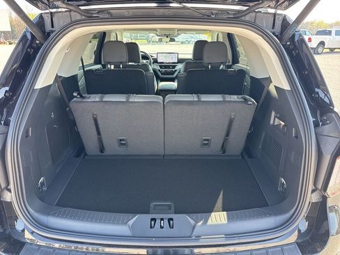 New 2026 Ford Explorer Active w/ Active Comfort Package AWD/4WD image 12