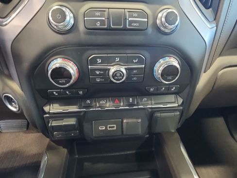 Used 2019 GMC Sierra 1500 SLT w/ SLT Convenience Package AWD/4WD image 26