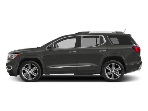 Used 2017 GMC Acadia Denali w/ Technology Package FWD image 2
