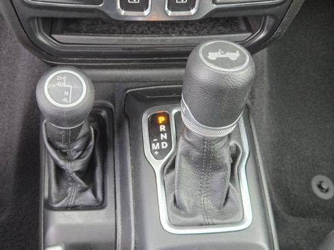 Certified 2021 Jeep Wrangler Sport AWD/4WD image 14
