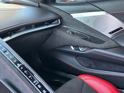 Used 2021 Chevrolet Corvette Stingray Premium Conv w/ Z51 Performance Package RWD image 21