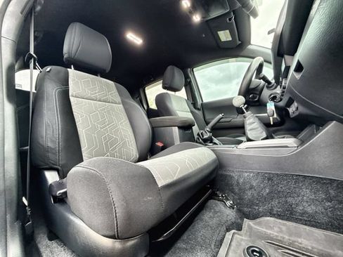 Used 2022 Toyota Tacoma TRD Sport w/ Technology Package AWD/4WD image 23