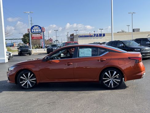 Used 2022 Nissan Altima 2.0 SR image 16