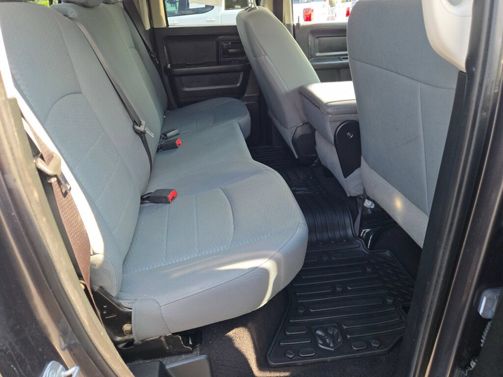 Certified 2018 RAM 1500 Express AWD/4WD image 10