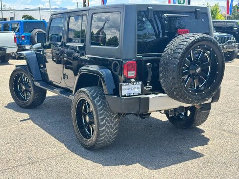 Used 2015 Jeep Wrangler Unlimited Sahara AWD/4WD image 5