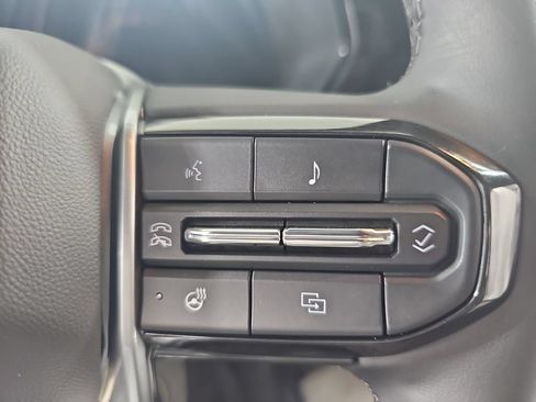 Certified 2025 Chevrolet Colorado ZR2 w/ Technology Package AWD/4WD image 23