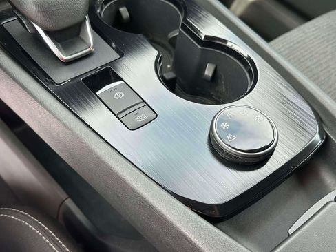 Used 2022 Nissan Rogue SV AWD/4WD image 31