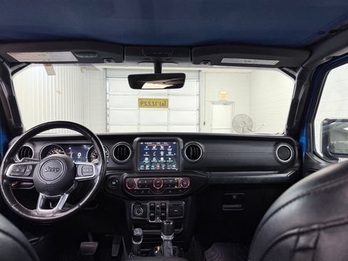 Used 2020 Jeep Gladiator Overland AWD/4WD image 24