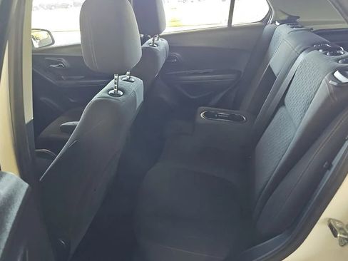 Used 2017 Chevrolet Trax LS FWD image 6