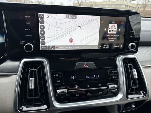 Used 2023 Kia Sorento SX image 20