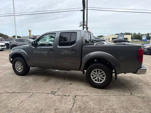 Used 2018 Nissan Frontier SV AWD/4WD image 9