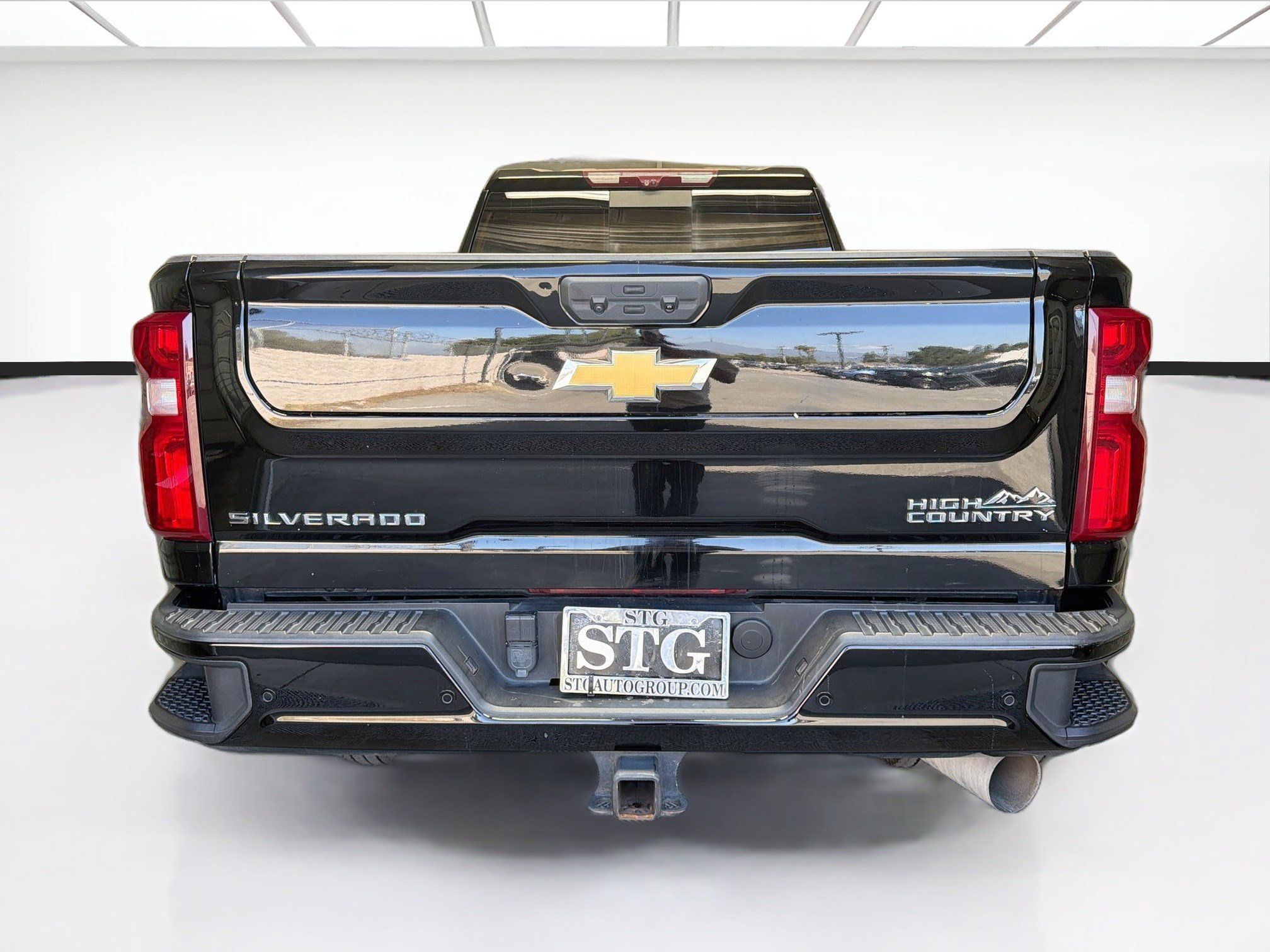 Used 2024 Chevrolet Silverado 3500 High Country w/ High Country Premium Package AWD/4WD image 5