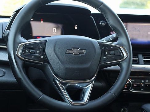 Used 2025 Chevrolet Trax ACTIV image 3