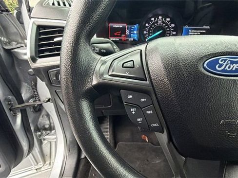 Used 2022 Ford Edge SE w/ Black Appearance Package image 27