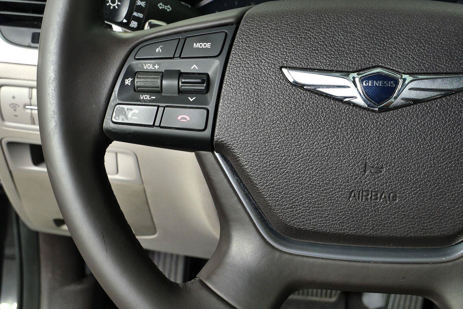Used 2018 Genesis G80 3.8 RWD image 12