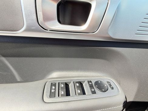 Used 2025 Hyundai Santa Fe SEL AWD/4WD image 18