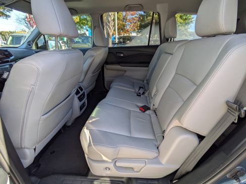Certified 2021 Honda Pilot Touring image 18