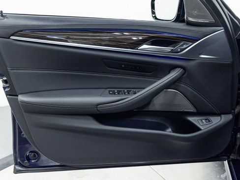 Certified 2023 BMW M550i xDrive image 11