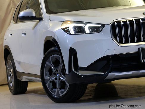 Certified 2023 BMW X1 xDrive28i w/ Convenience Package AWD/4WD image 4