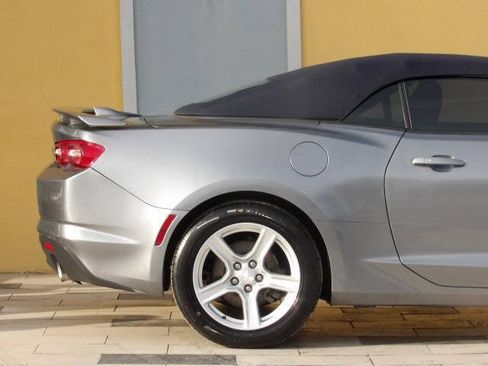 Used 2021 Chevrolet Camaro LT RWD image 8